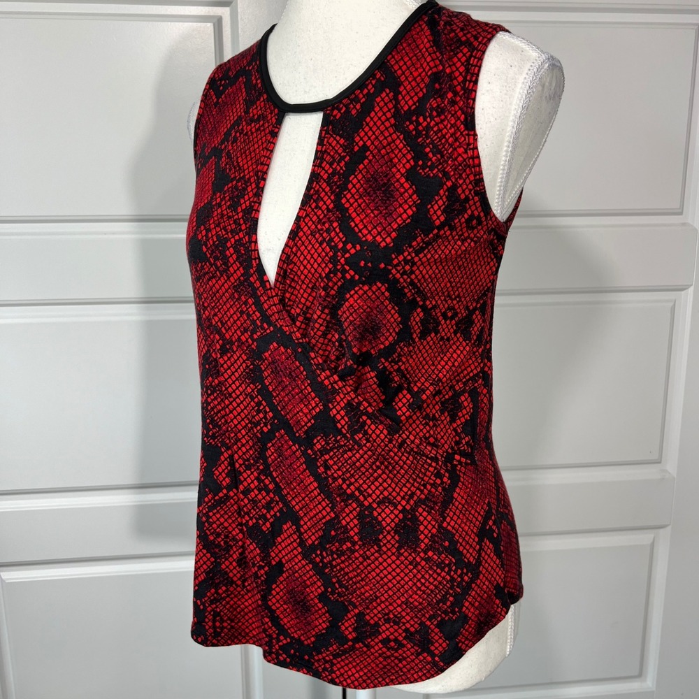 Nicki Minaj Snakeskin‎ Print Sleeveless Top Keyhole Neckline Red Black M